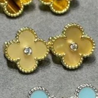Yellow gold pearl